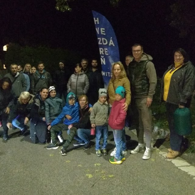 hviezdy-potrebuju-tmu-0922-plagat