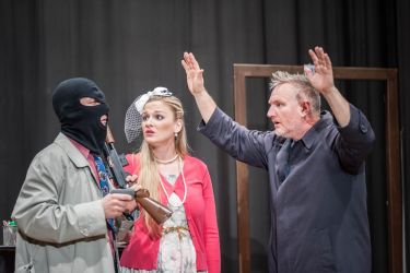 10 rokov vzdelavania ochotnickych divadiel