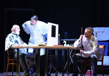 10 rokov vzdelavania ochotnickych divadiel