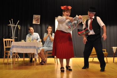 10 rokov vzdelavania ochotnickych divadiel