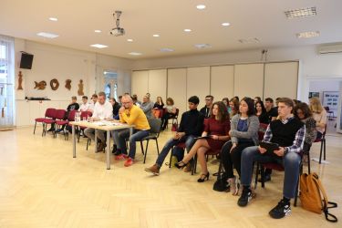 mlady moderator 2018 09