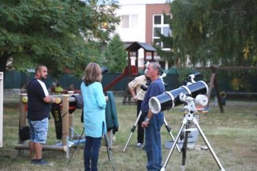 vecer z astro v sali 21 04