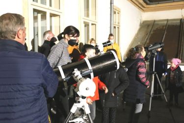 vecer z astro v zm 21 04