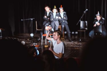 na scenu 21 divadla 27