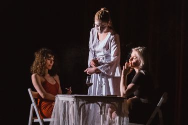 na scenu 22 kraj adiafora 06