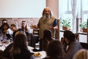 na scenu 22 kraj adiafora 08