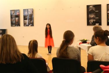 kde bolo tam boloNR19 5