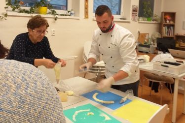 zdobime torty a zakusky20 014