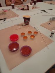 2025 11 12 caro plavajucich sviecok