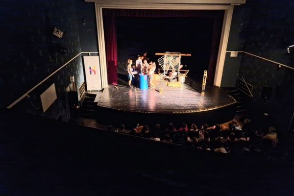 divadelne dialogy 22