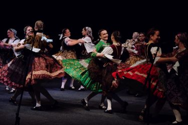 2025 10 19 idu hrat jazykom tanca