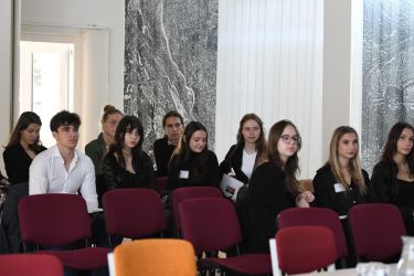 2024 10 10 mlady moderator