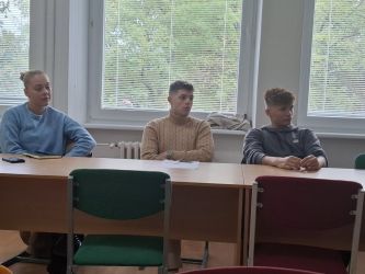 2025 10 10 mlady moderator