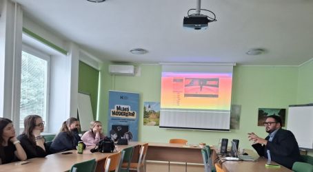 2025 10 10 mlady moderator