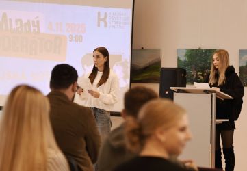 2025 11 04 mlady moderator