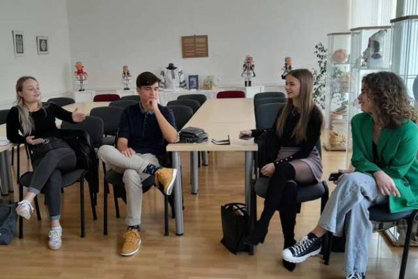 mlady moderator to som ja 22