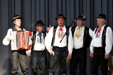 nositelia tradicii 23