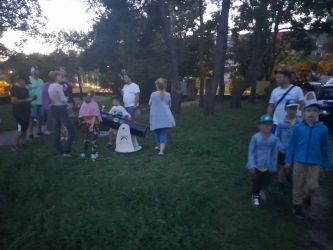 vecer s astronomiou v sali